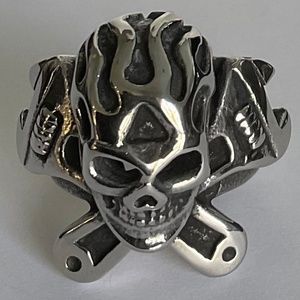 Gothic Style Stainless Steel Skull/w Two Wrench Ring